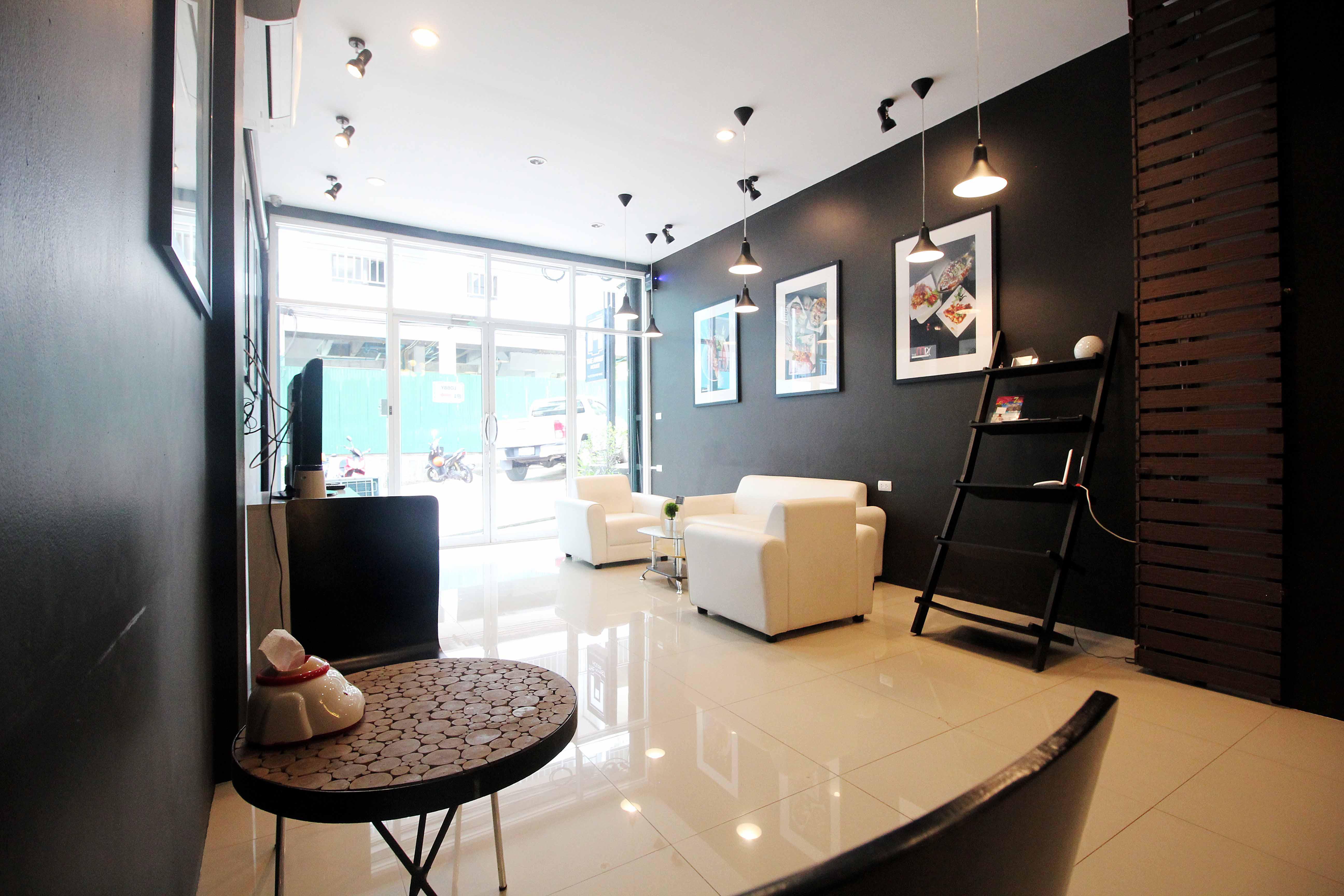 The Artist House Hotel Patong Exterior photo