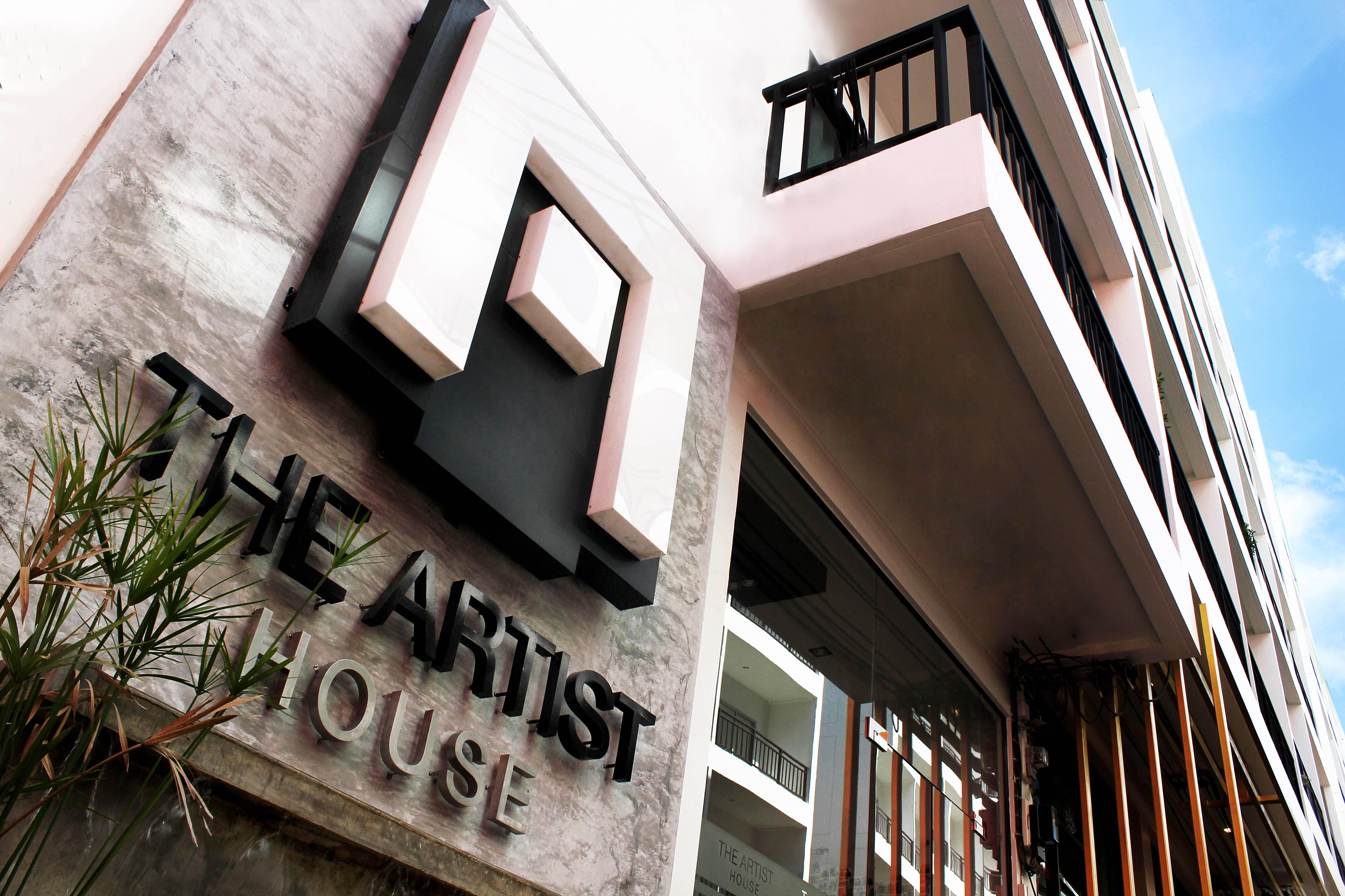 The Artist House Hotel Patong Exterior photo