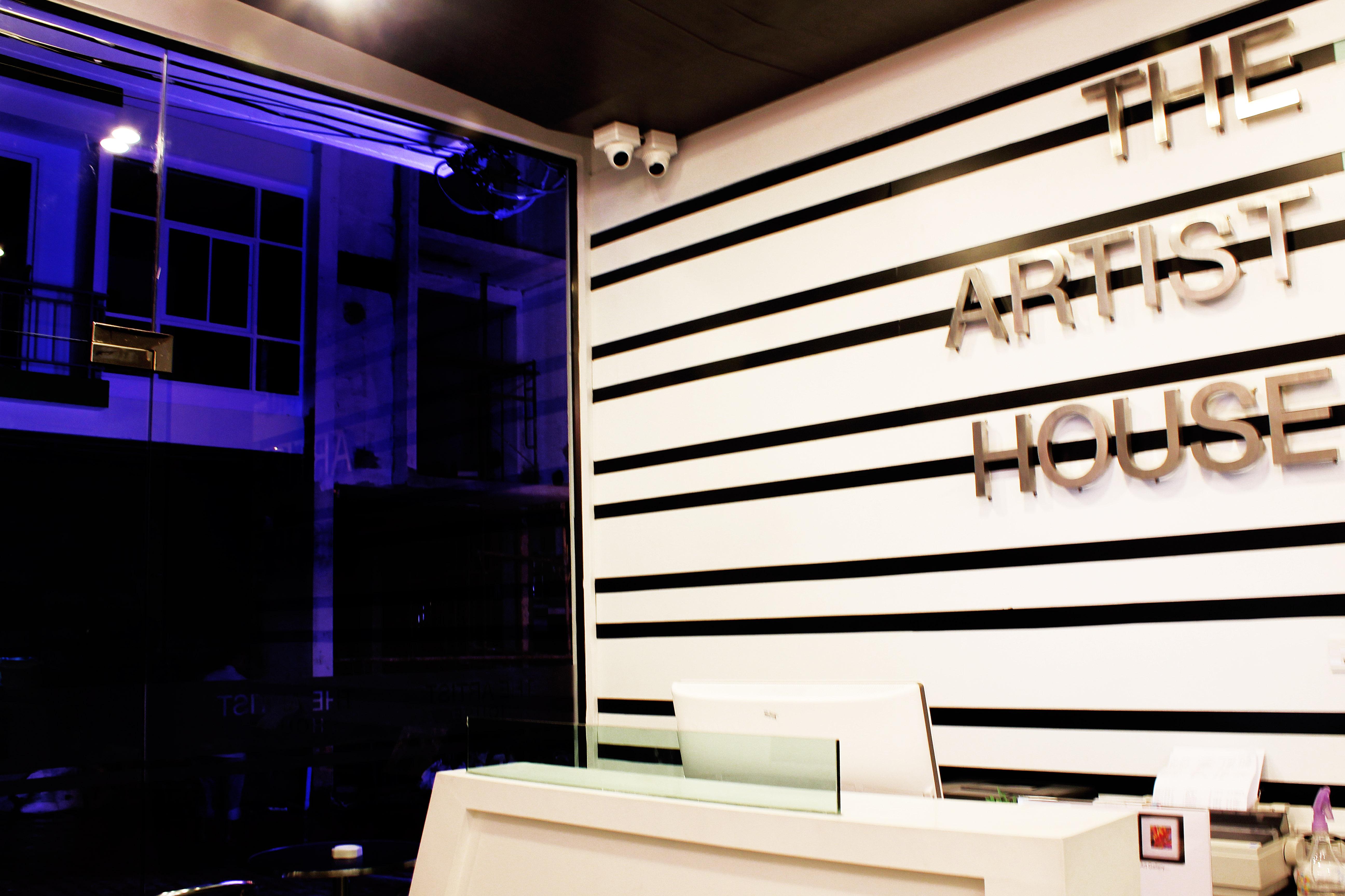 The Artist House Hotel Patong Exterior photo