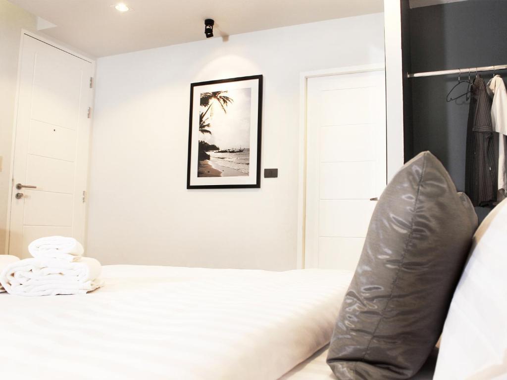 The Artist House Hotel Patong Exterior photo
